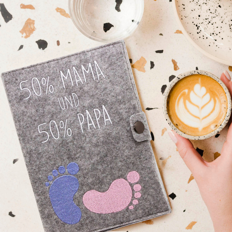 50% MAMA und 50% PAPA Mutterpasshülle aus Filz Ohne Personalisierung