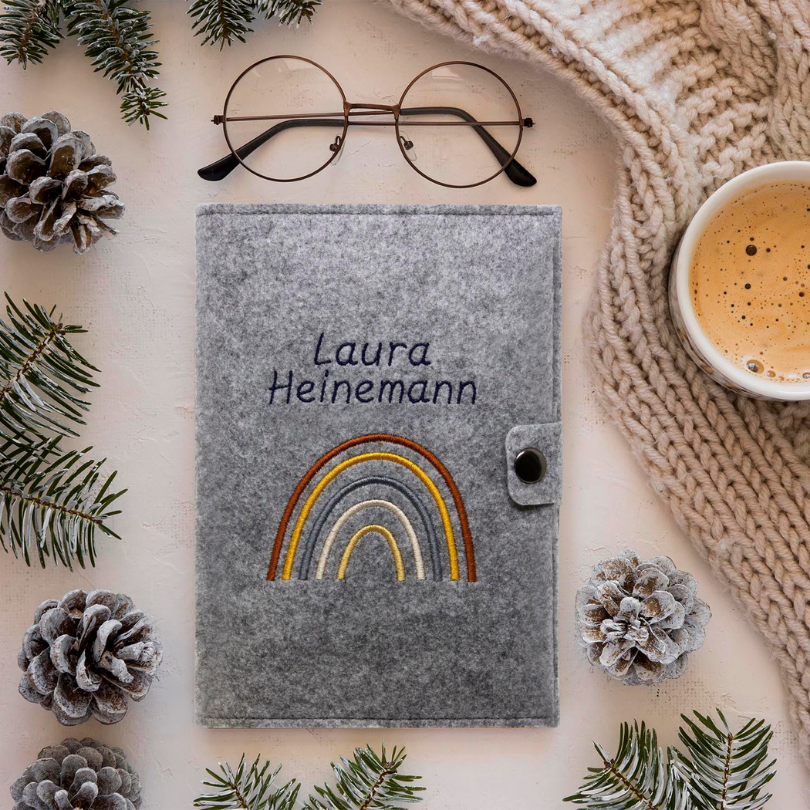 Regenbogen Natural Mutterpasshülle aus Filz Mit Personalisierung